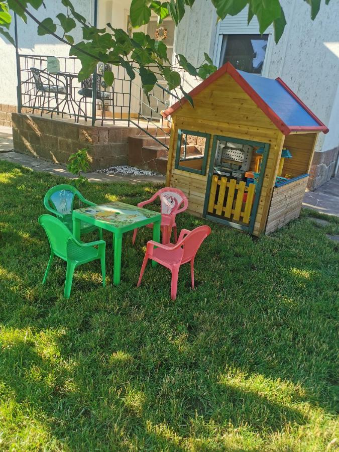 Zso-Ze Apartman Тисафюред Экстерьер фото